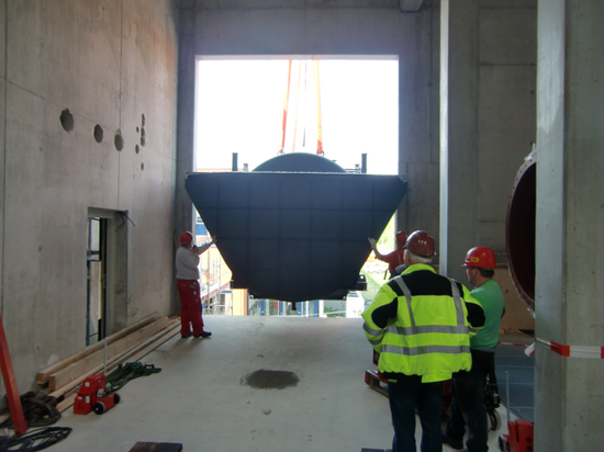 Einbringung Abhitze-Kessel – ebenfalls Millimeterarbeit