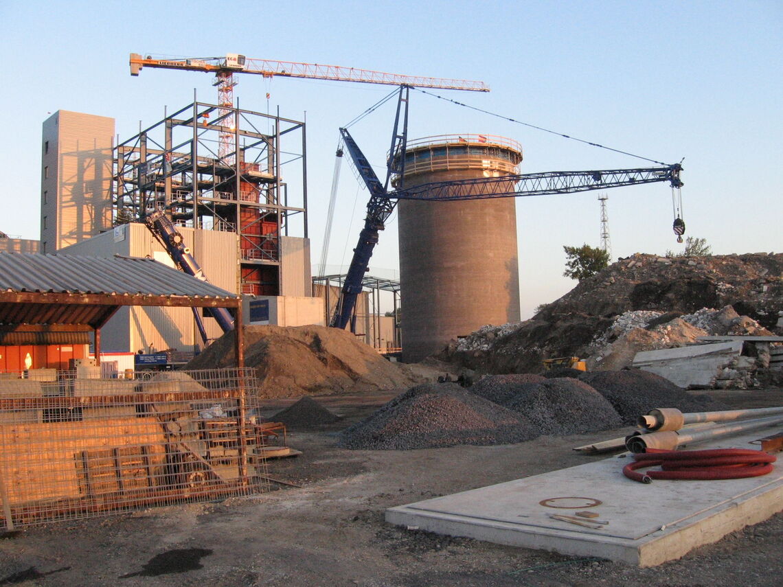 Schwerteilmontage Kessel - Sicht auf die Baustelle von Westen
